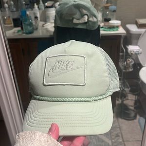 seafoam green nike trucker hat !